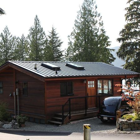Tilby'S Rainbow Cottage Port Renfrew Extérieur photo