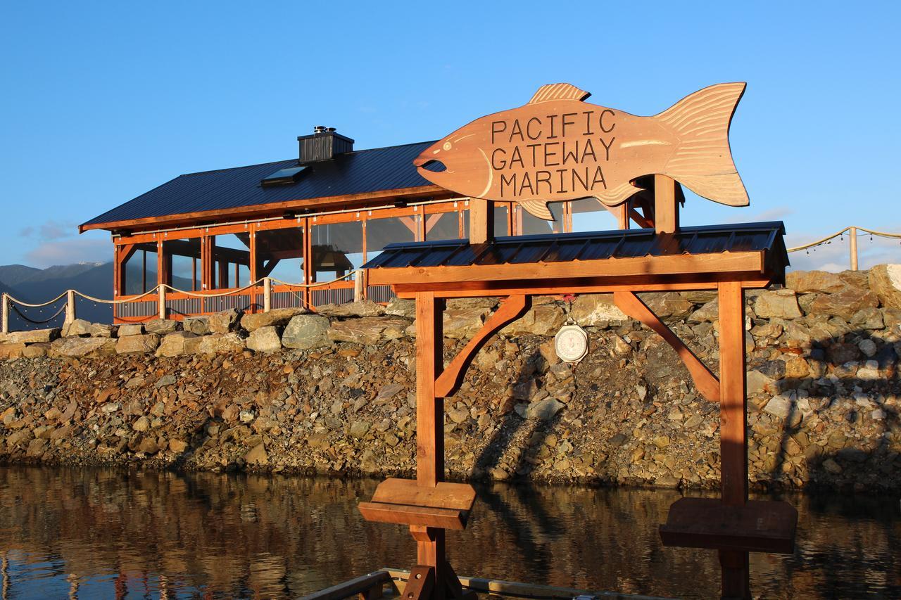 Tilby'S Rainbow Cottage Port Renfrew Extérieur photo